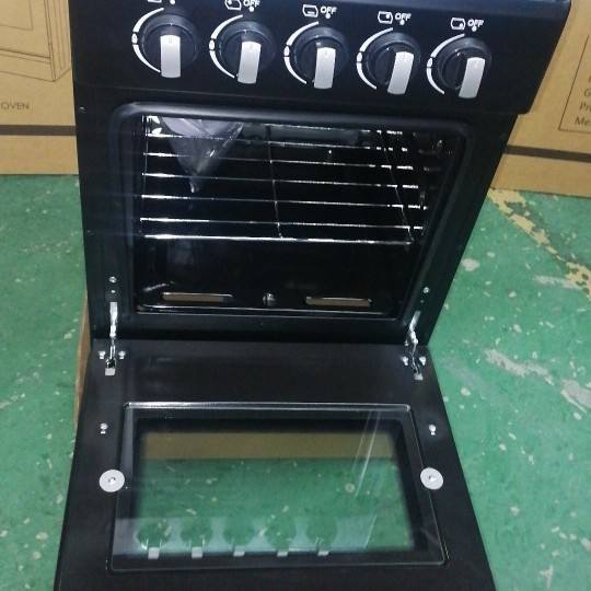 Straight-View Door Commercial Range - 4 Independent Gas Burners with Separate Oven Control