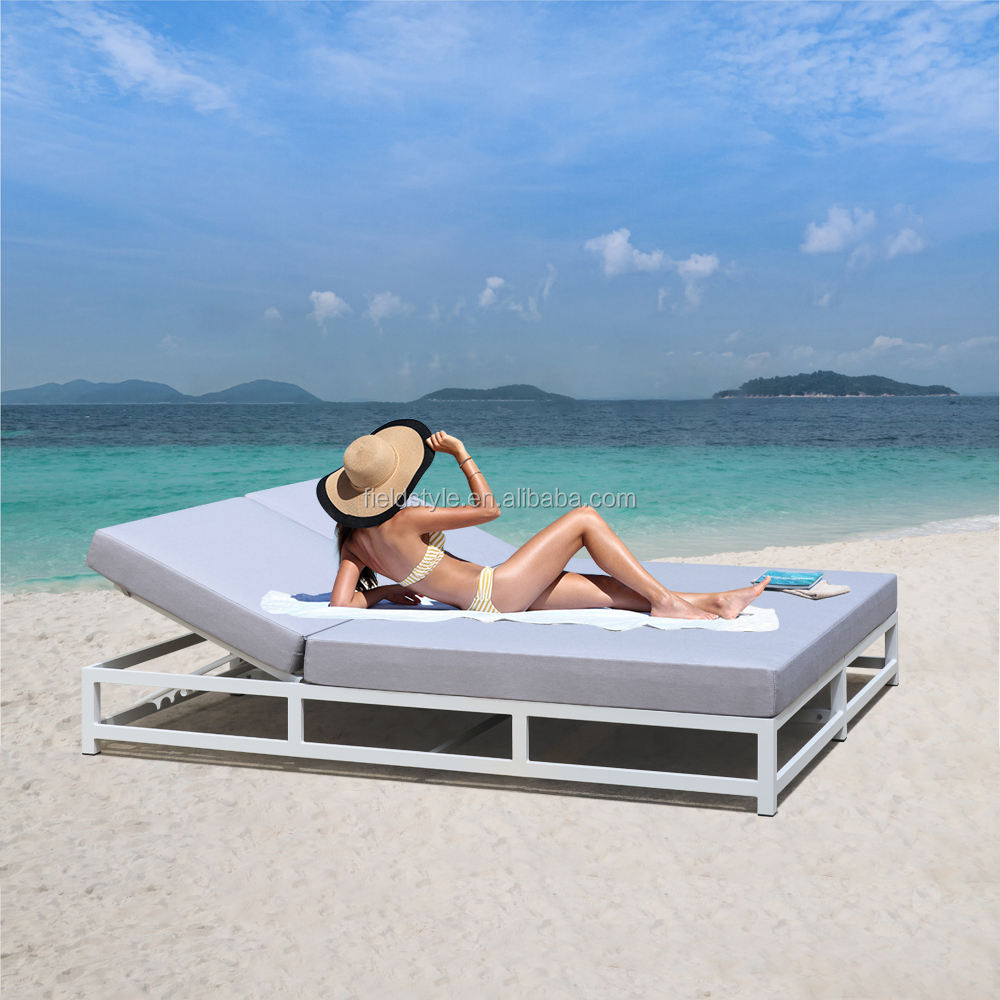 Modern Aluminum Outdoor Daybed - Sun Lounger Design