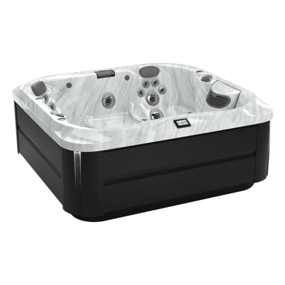 Outdoor Jacuzzi tub